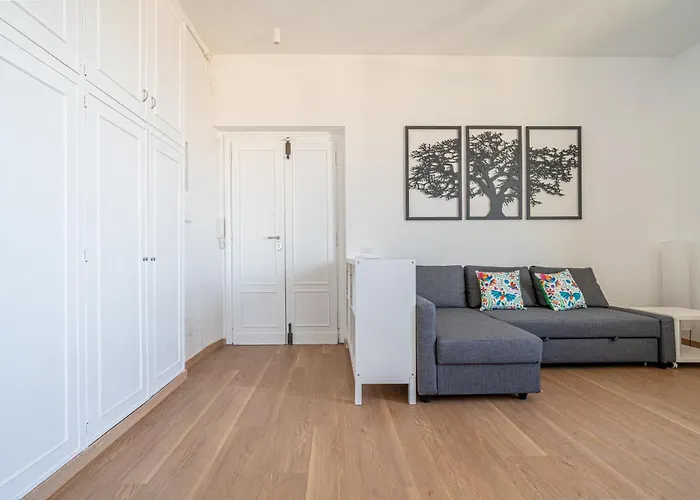 Blue Miracle Apartment Rom